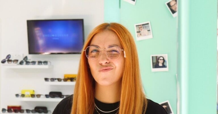 Traveling to Athens and Forgot Your Contact Lenses? We’ve Got You Covered