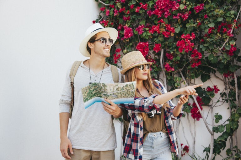 Ταξιδεύετε με φακούς επαφής; Ακολουθήστε αυτές τις 8 συμβουλές για ασφάλεια και άνεση!