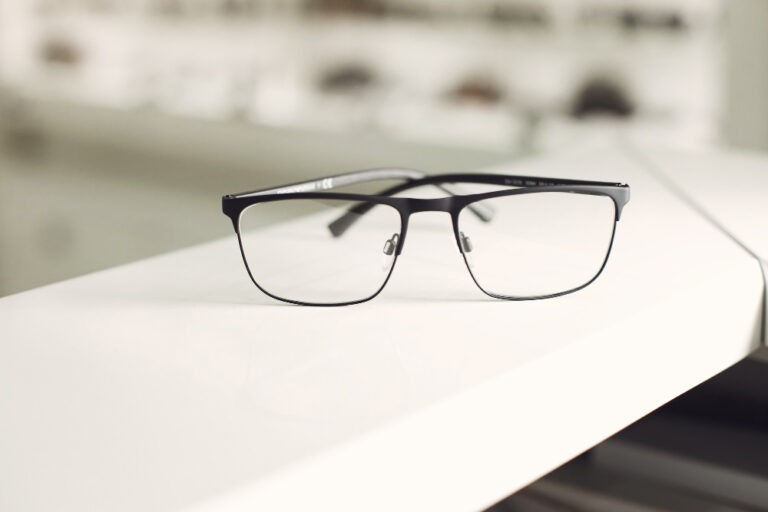 Έλεγχος σκελετού και επιλογή νέων φακών από οπτικό στην Αθήνα